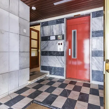 Airport Earth By Homing Guest house Lisbon