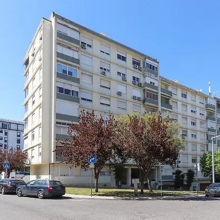 Airport Earth By Homing Guest house Lisbon